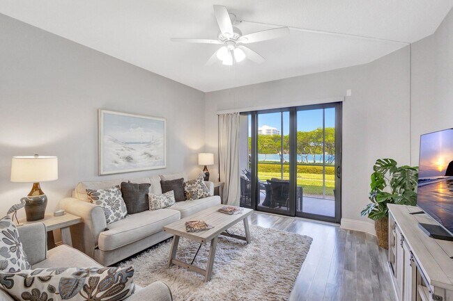 Foto del edificio - 200 Waterway Rd