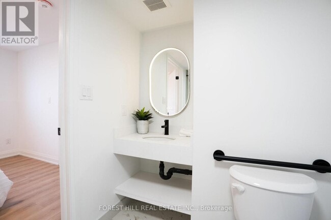 Building Photo - 4 Southwell Dr