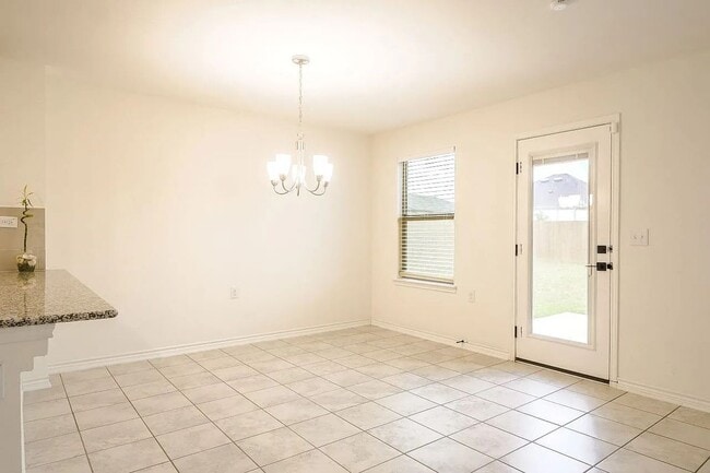 Foto del edificio - 5527 Castle Brook Dr