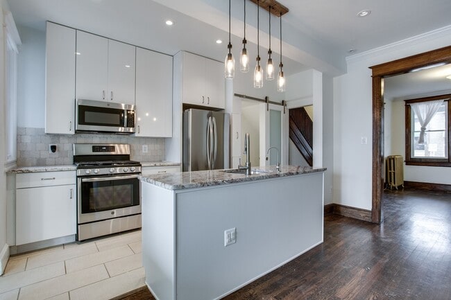 Cocina - 702 Ingraham St NW