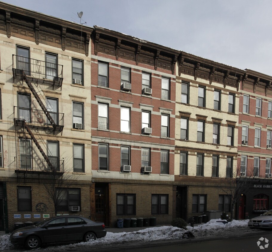 Primary Photo - 87 Greenpoint Ave