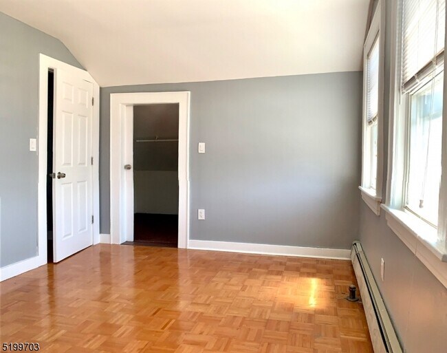 Foto del edificio - 69 Glenridge Ave