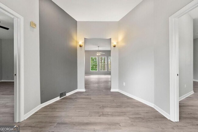 Foto del edificio - 880 Melody Ln