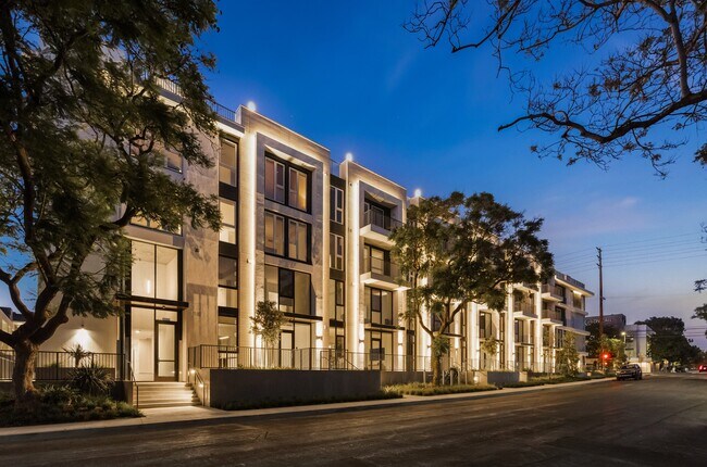 Building Photo - Overland & Ayres