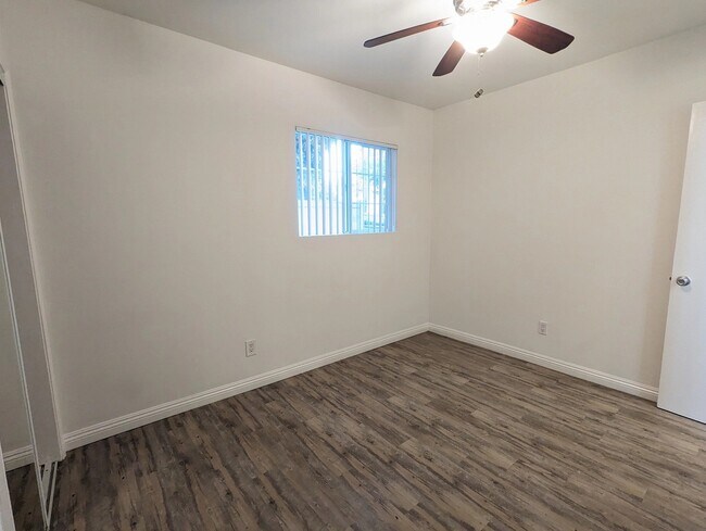 Foto del edificio - 3827 Girard Ave