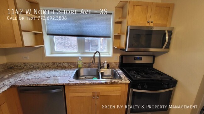 Building Photo - Beautiful 2 bed in Rogers Park