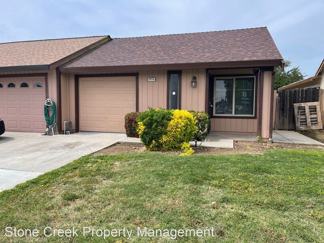 Foto principal - 2 br, 1 bath House - 7656 Harvest Woods Dr