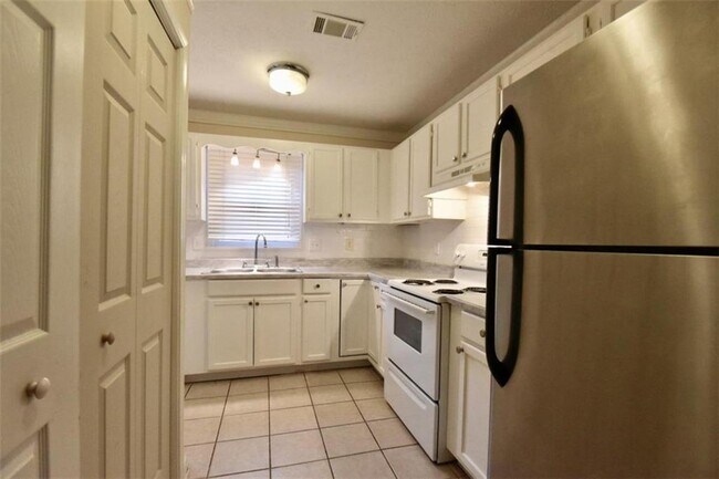 Foto del edificio - 2898 Webb Bridge Rd