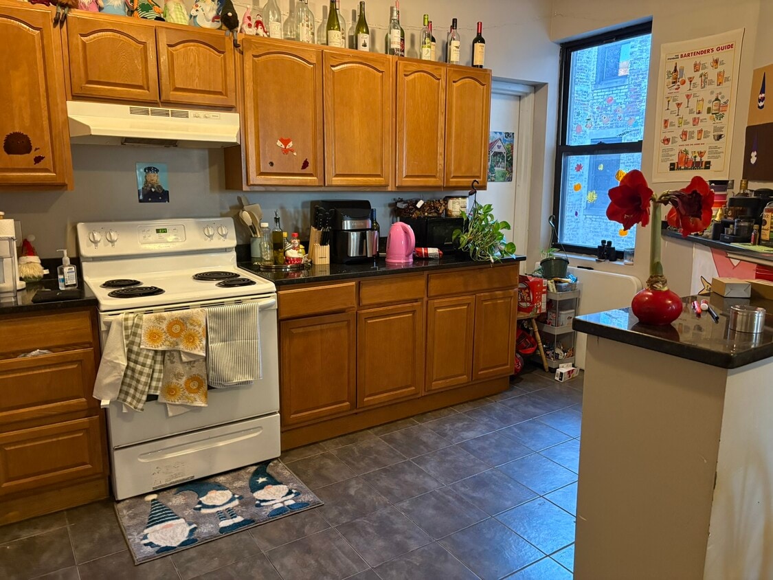 Photo - 1066 Commonwealth Ave (Boston, MA)