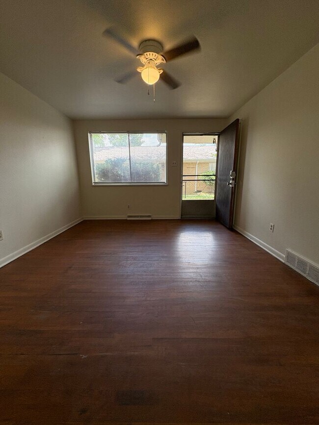Foto del edificio - 7557 W 8th Pl
