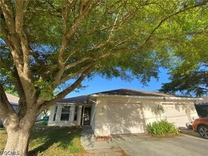 Building Photo - 622 SE 13th Pl
