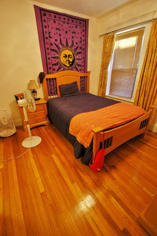 Foto del edificio - 32 Westland Ave