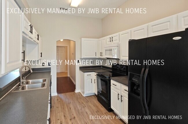 Building Photo - 383 Turtle Dove Dr