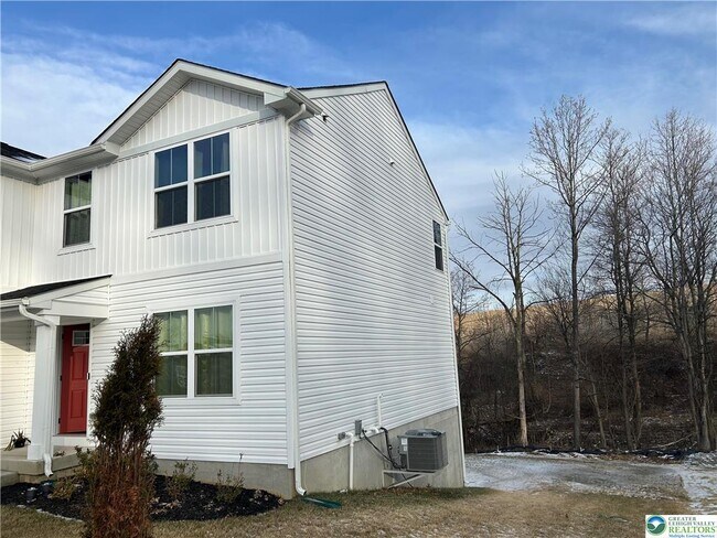 Foto del edificio - 2525 Barnes Ln