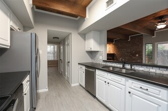 Building Photo - 5370 Brownway St