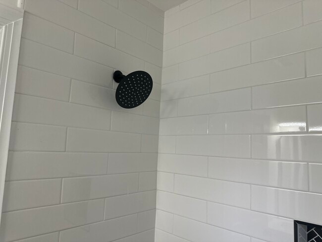 Building Photo - 1913 Minnesota Ave SE