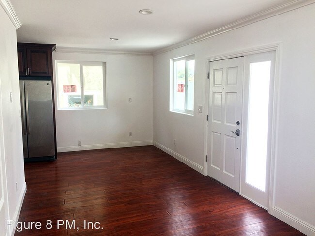 Building Photo - 2 br, 1.5 bath Apartment - 1343 W Temple St