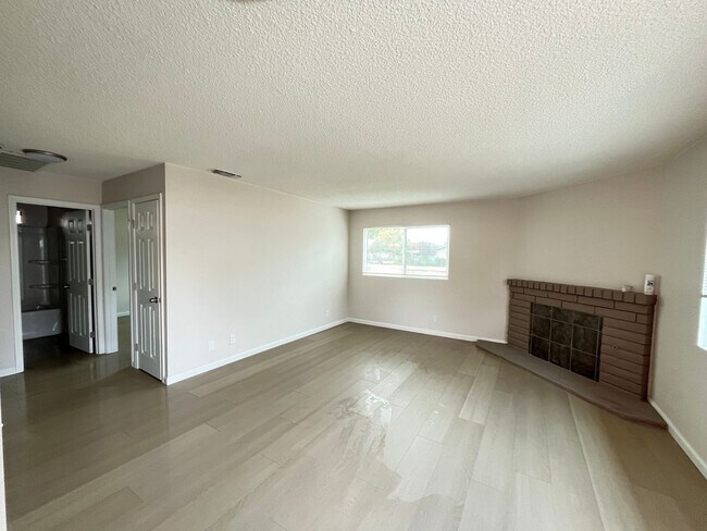 Foto del edificio - 22221 I St