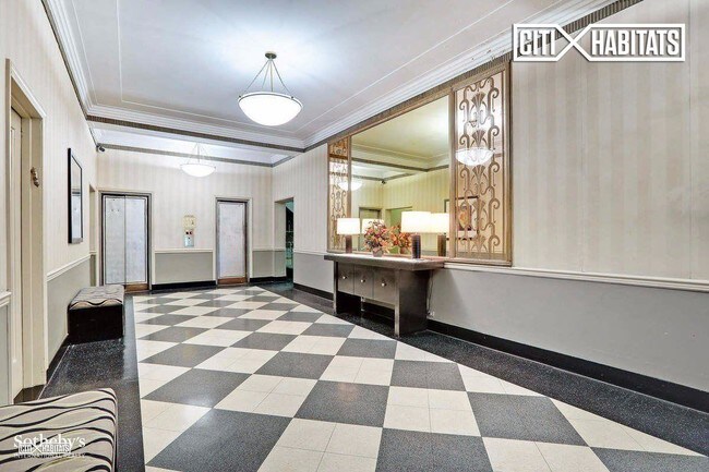Foto del edificio - 205-54 HOUSE INC.