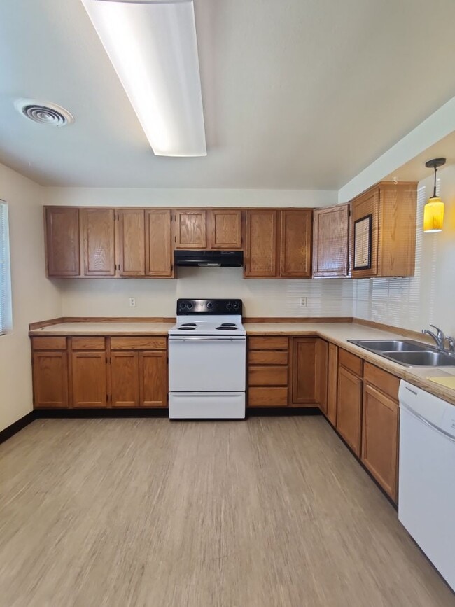 Foto del edificio - Central Kennewick Duplex for Rent