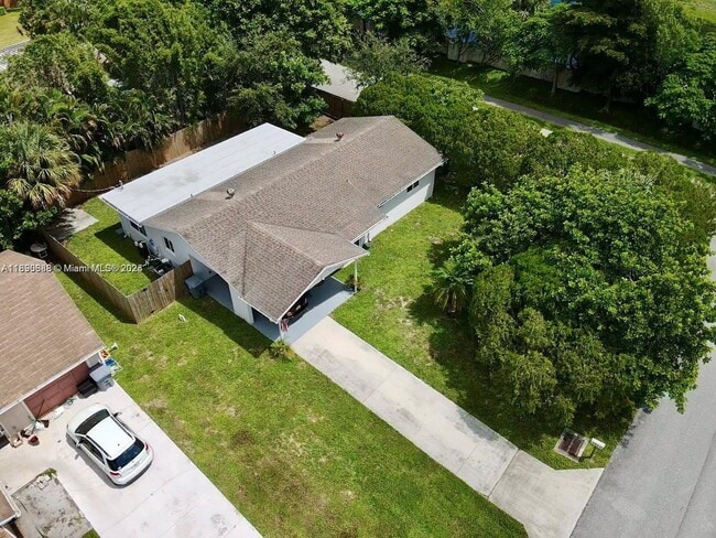 Building Photo - 3511 Quentin Ave