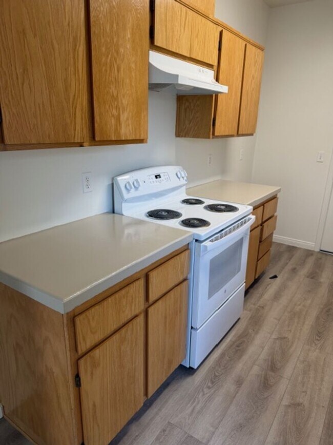 Foto del edificio - 6712 Edgeview Dr