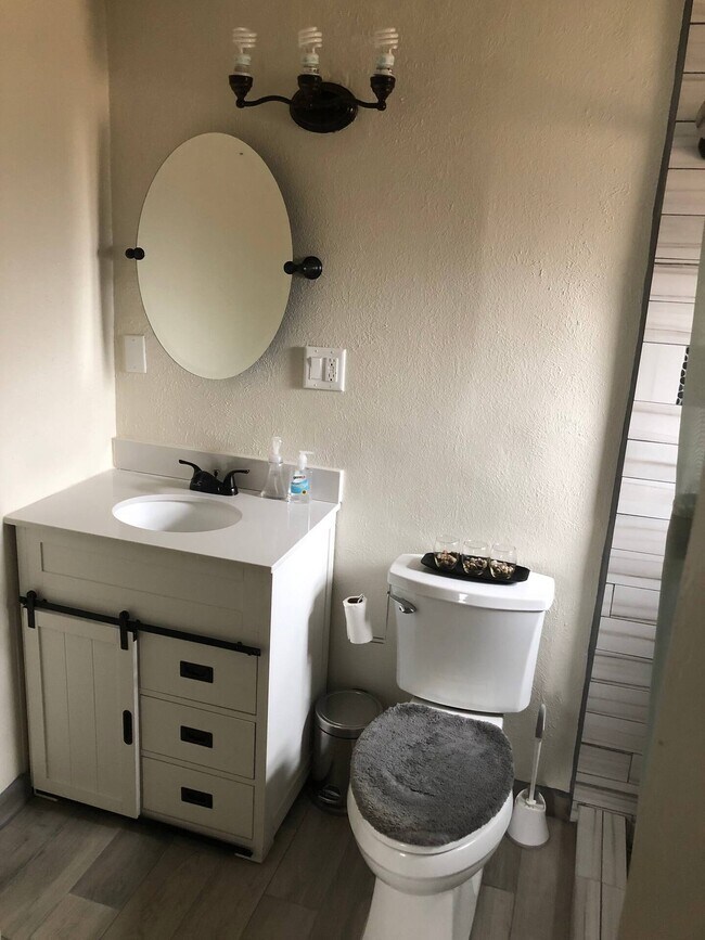 Bathroom - 4908 La Cienega St NW