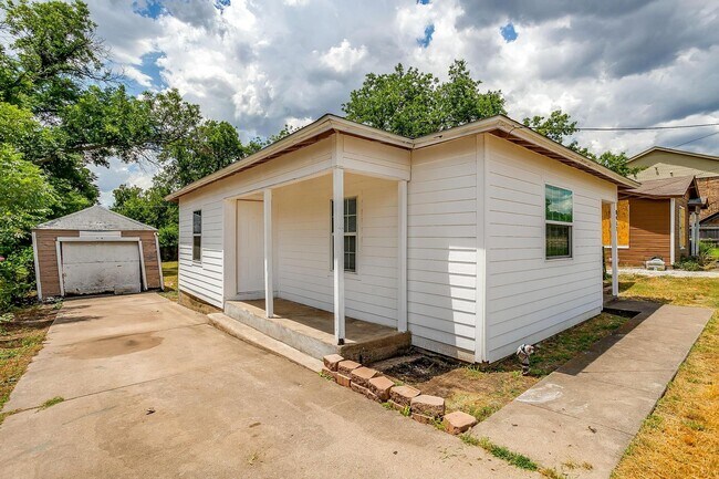 Photo - Amazing 2 Bed- 1 Bath Home in West Fort Wo...