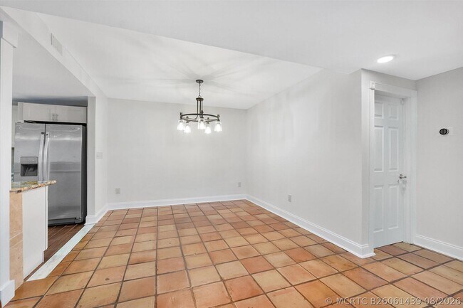 Building Photo - 9897 Fairway Cove Ln
