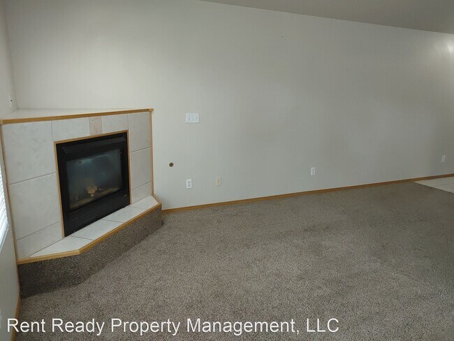 Building Photo - 3 br, 2.5 bath House - 3508 Fairbanks Ave