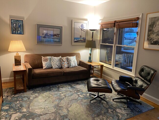 Foto del edificio - 3312B Elkins Ave