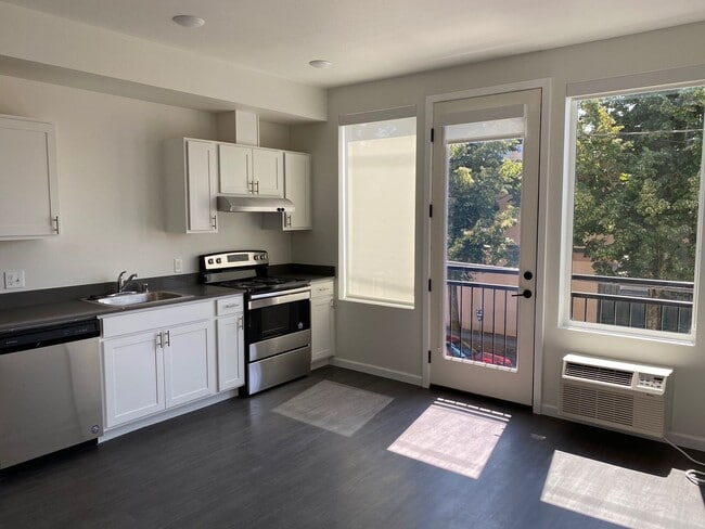 Interior Photo - The Lurana