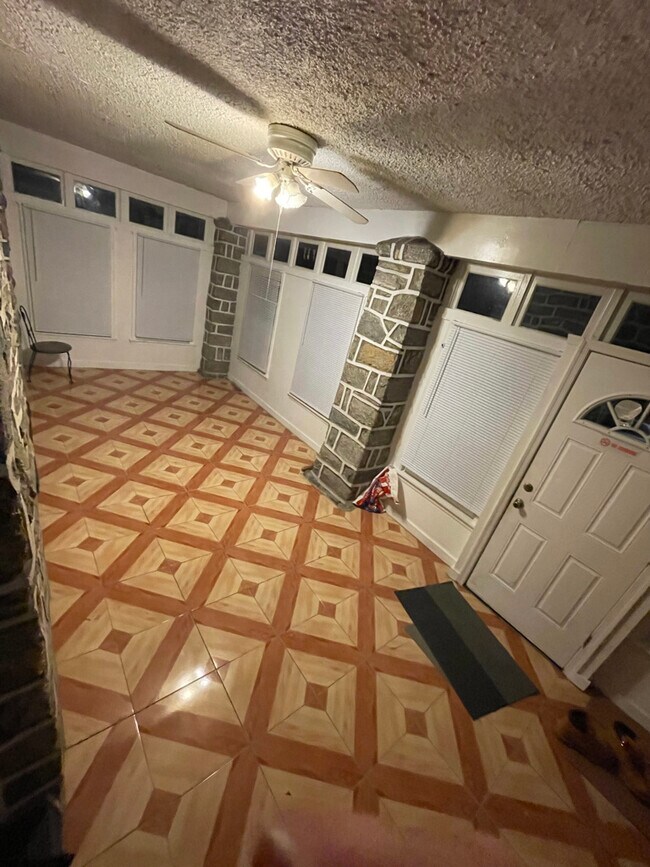 Porch - 24 Overhill Rd