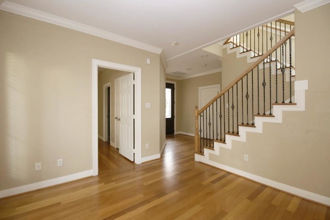 Building Photo - 1322 Birdsall St