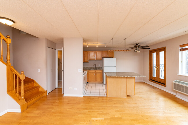 Building Photo - 711 W Gordon Ter