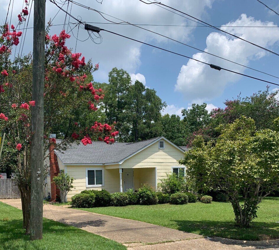 Foto principal - 201 Connelly St