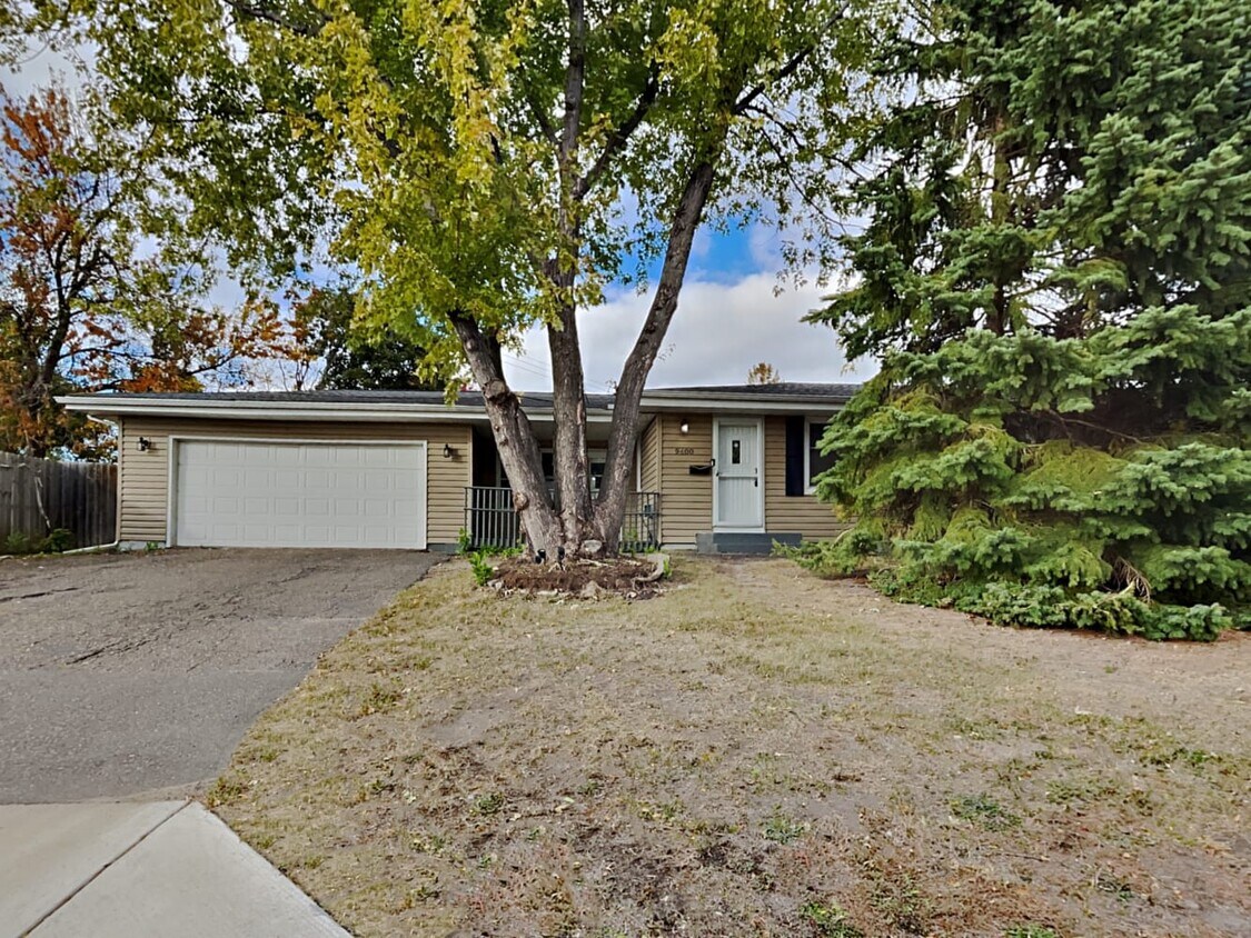 9400 Earl St House Rental in Minneapolis, MN