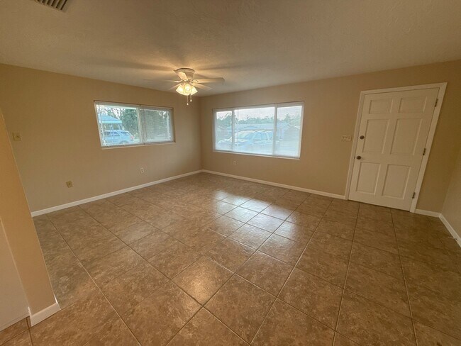 Building Photo - 41 S Monroe St