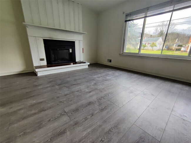 Foto del edificio - 809 Murray Hill Rd