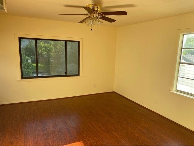 Foto del edificio - 6406 Schiller St