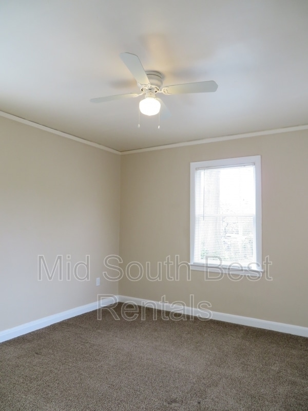 Building Photo - 1445 Catherine St