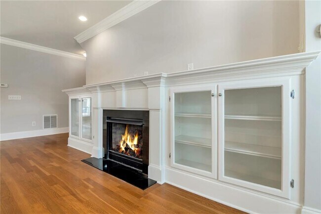 Building Photo - 813 Perennial Dr