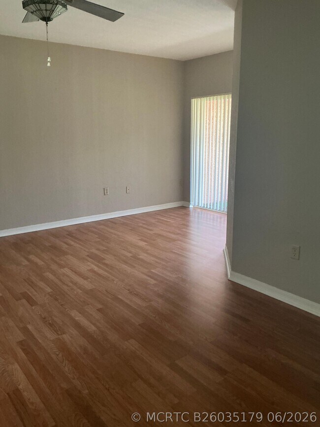 Foto del edificio - 168 SW Peacock Blvd