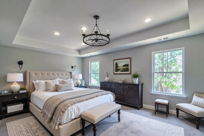 Building Photo - 692 Russell St