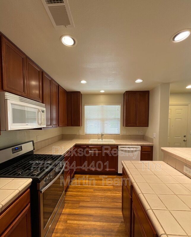 Building Photo - 7636 Stone Bluff Way