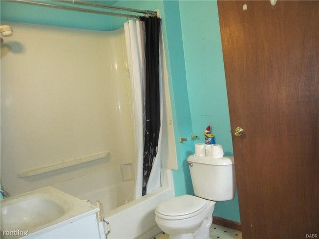 Building Photo - 2 br, 1 bath House - 3520 E. Second st