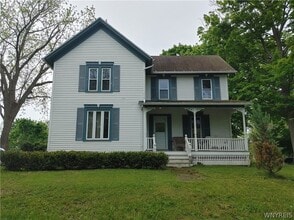 Building Photo - 770 Lake Rd