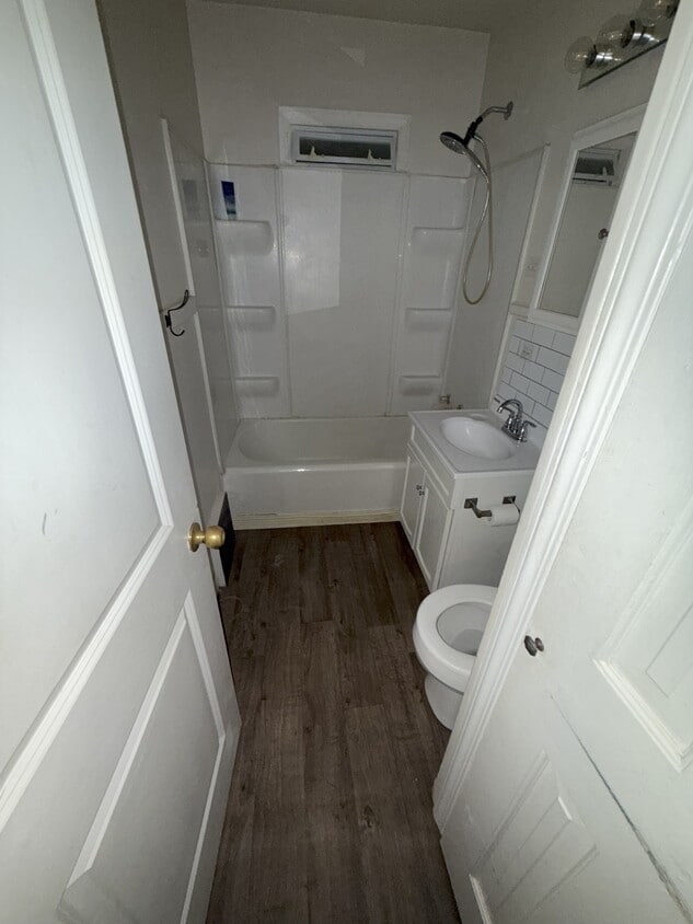 Primary Photo - 742 Colonial Dr