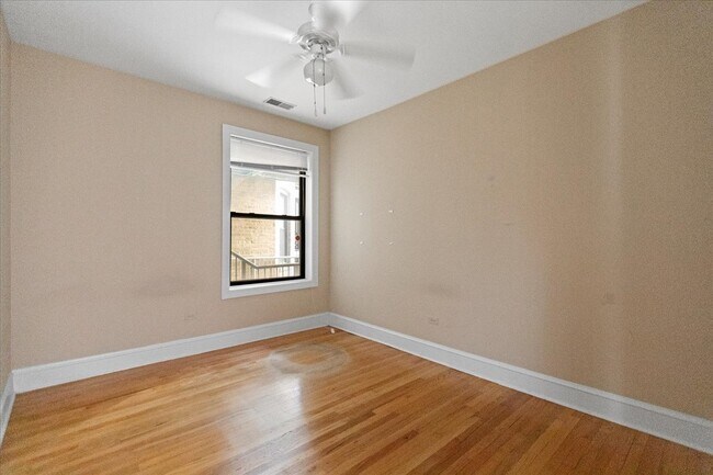 Foto del edificio - 3706 N Sheffield Ave