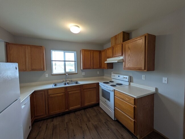 Building Photo - Your Home is Waiting!